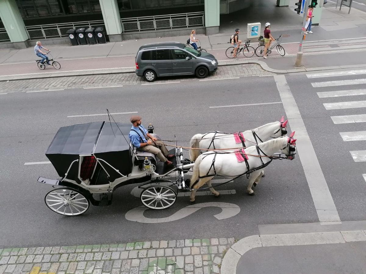Operngasse-Karlsplatz Apartment เวียนนา ภายนอก รูปภาพ